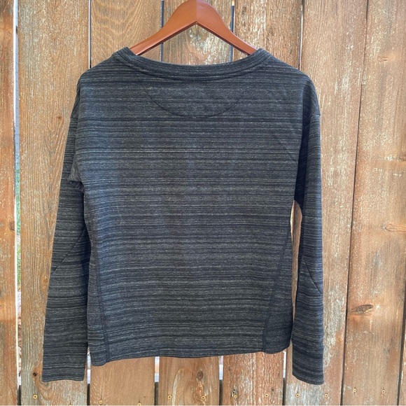 GAP FIT Women’s Gray Long Sleeve Pullover Crew Neck Sweatshirt Size XS - Picture 7 of 10